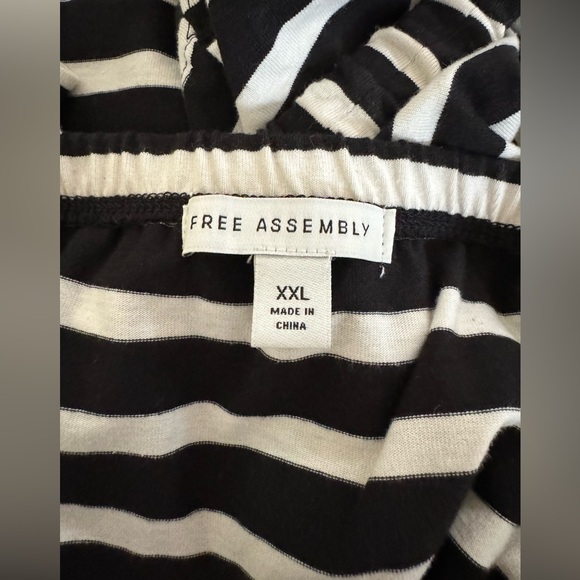 Free Assembly - Picture 3 of 3